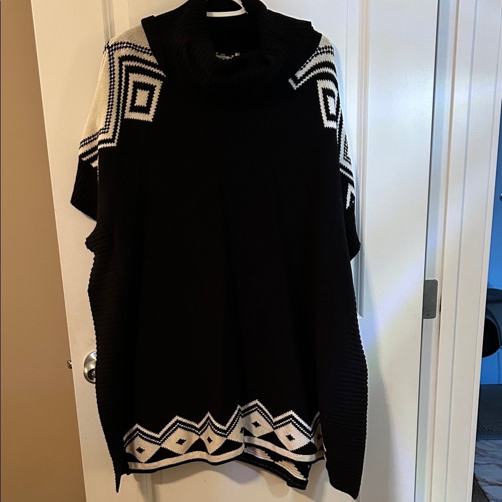 Ricki's Black and White Patterned Poncho